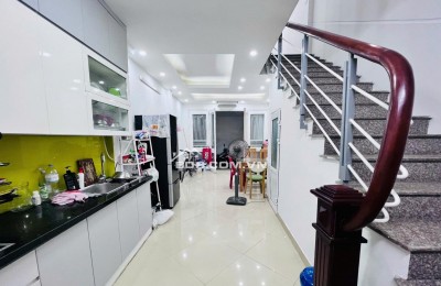Nhà Thái Hà - Trung Liệt, 5tầng, MT4m, 40m2 sáng - đẹp sẵn ở